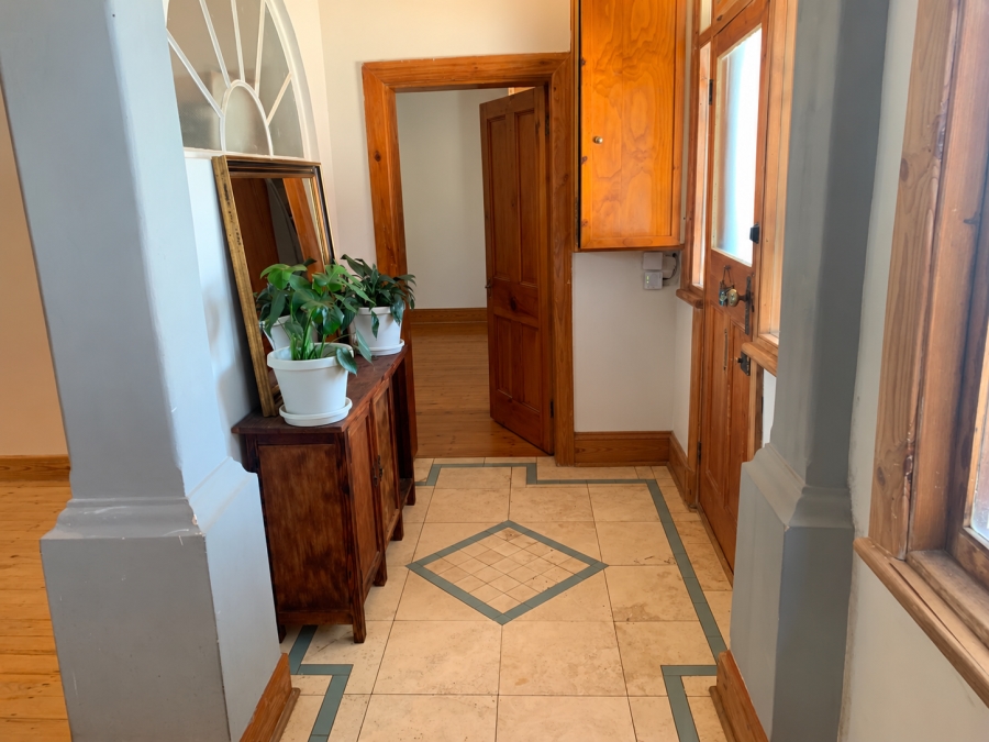 3 Bedroom Property for Sale in Sea Point Western Cape